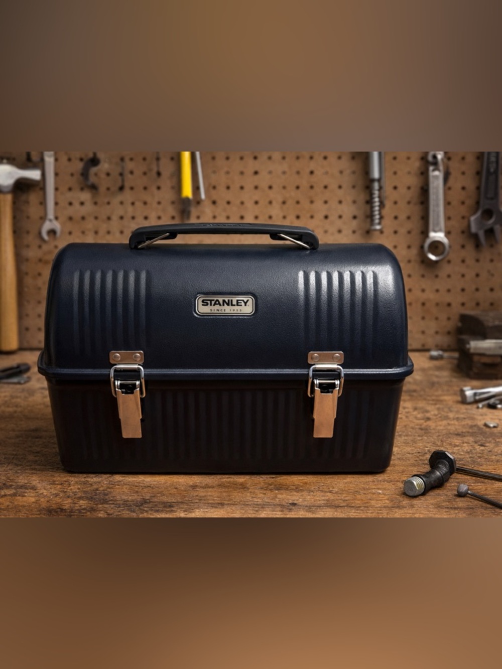 Stanley Metal Lunch Box 🧰
Clean, durable, secure latches.
No thermos